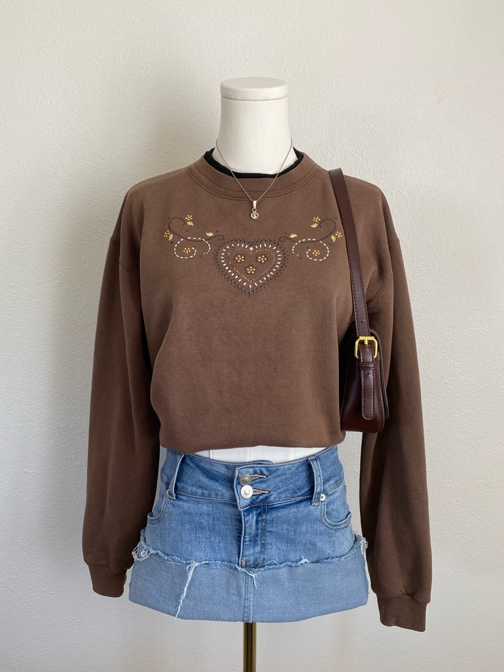Vintage 90s Top Stitch Rhinestone Heart Sweatshirt Size Medium Brown Pullover